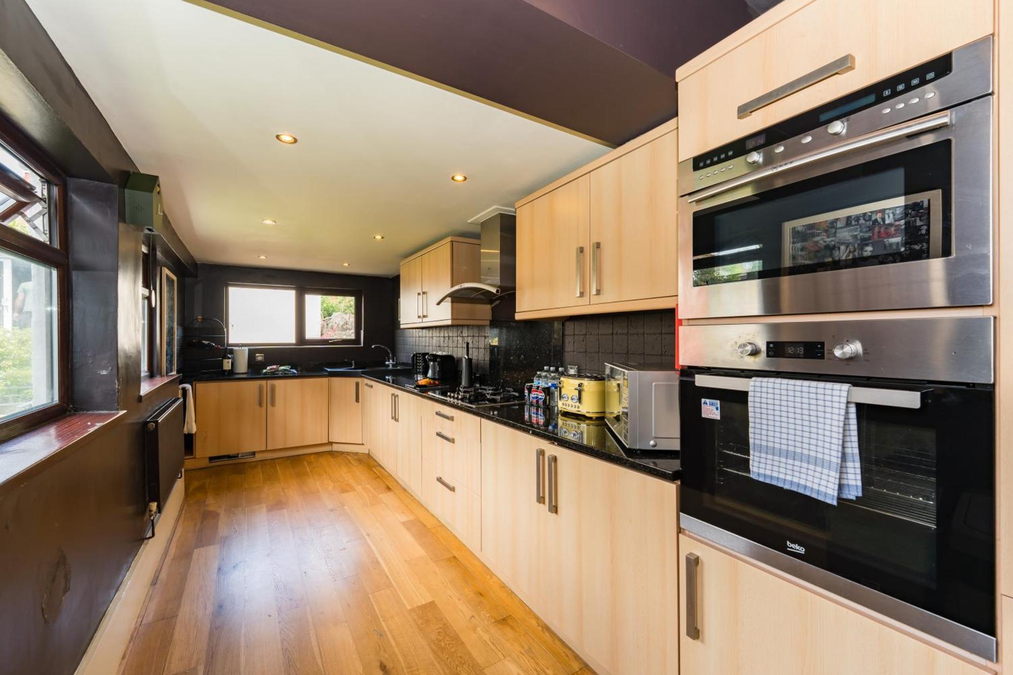 City Retreat, Spacious 4 Bed House, Games Room, Parking, Hot Tub & Bbq Cardiff Esterno foto