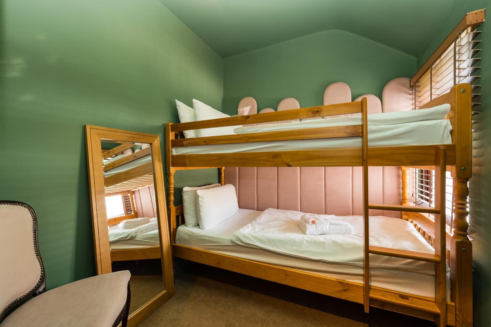 City Retreat, Spacious 4 Bed House, Games Room, Parking, Hot Tub & Bbq Cardiff Esterno foto