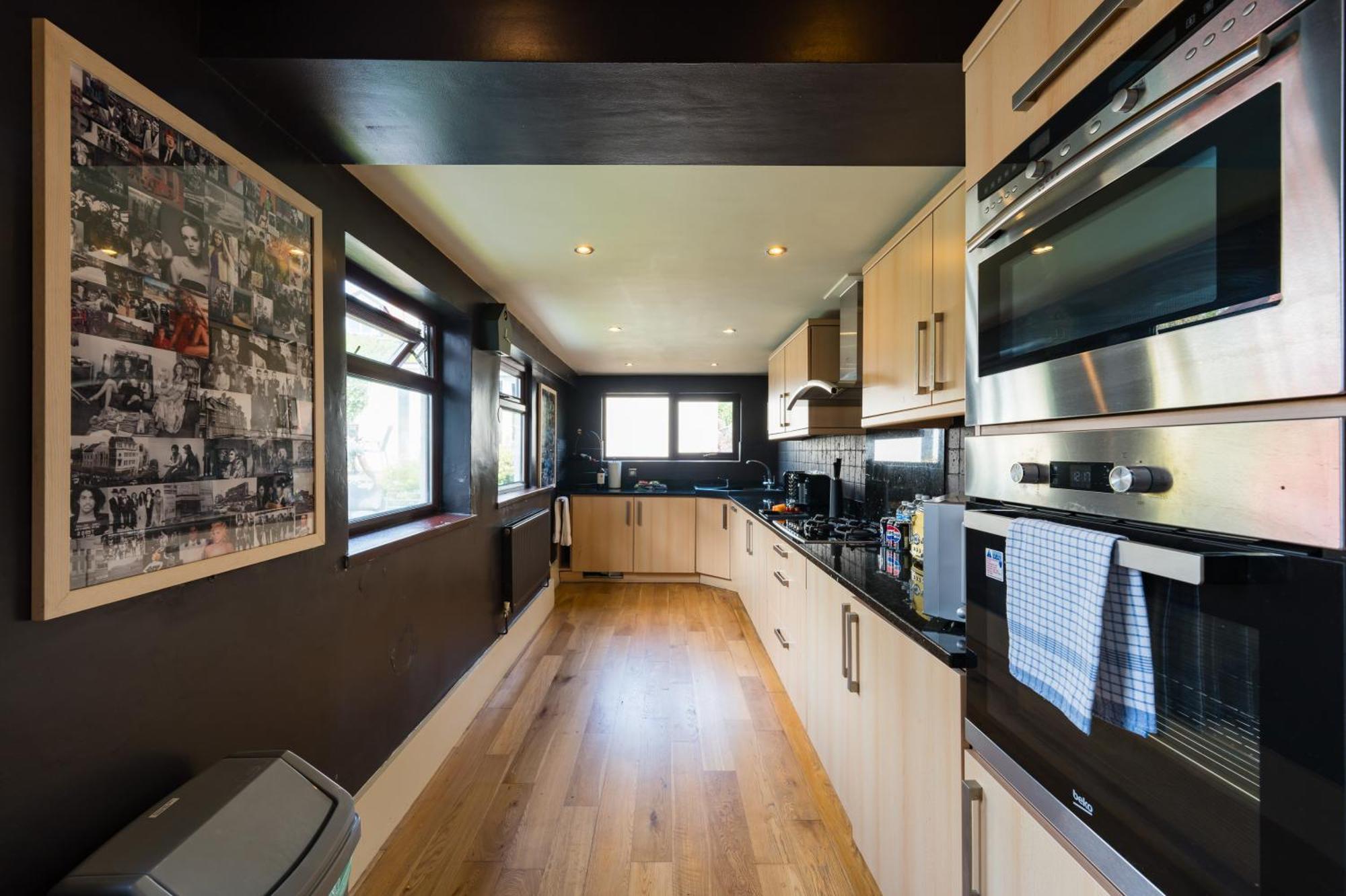 City Retreat, Spacious 4 Bed House, Games Room, Parking, Hot Tub & Bbq Cardiff Esterno foto