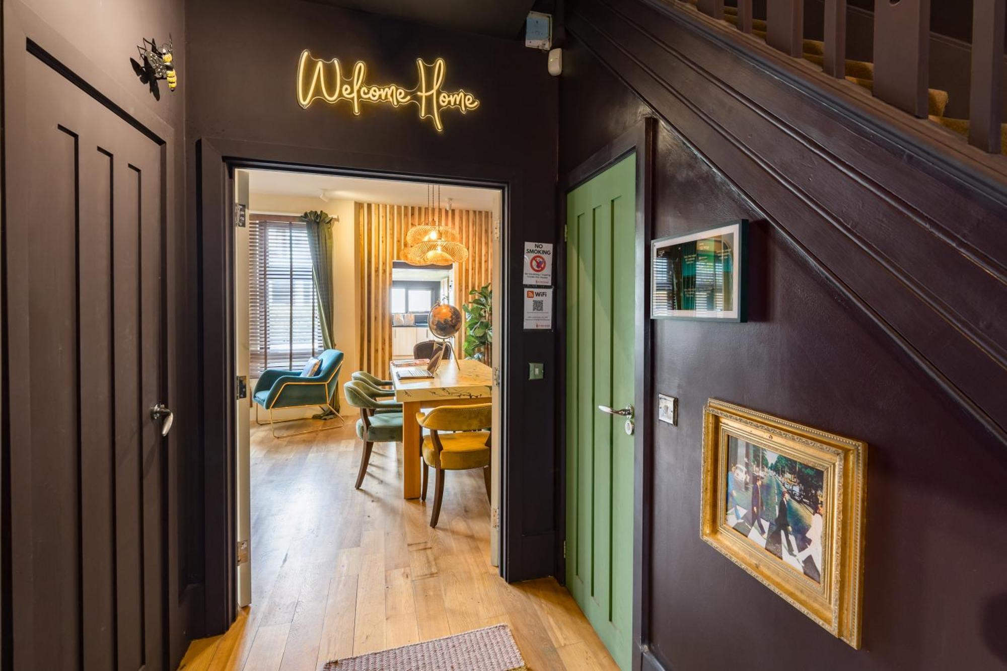 City Retreat, Spacious 4 Bed House, Games Room, Parking, Hot Tub & Bbq Cardiff Esterno foto