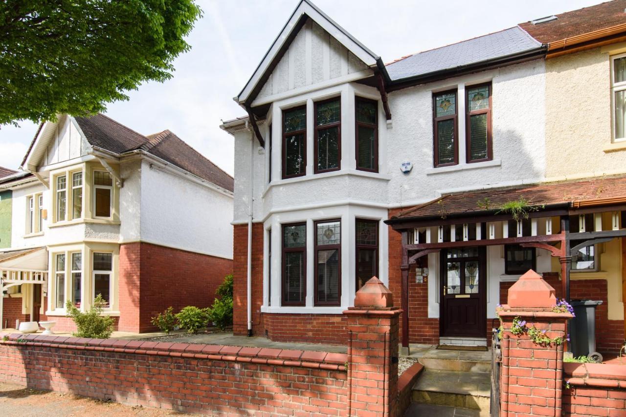 City Retreat, Spacious 4 Bed House, Games Room, Parking, Hot Tub & Bbq Cardiff Esterno foto